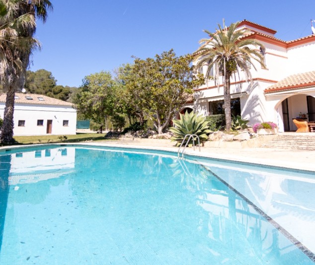 Exclusiva casa de camp amb piscina, jardins i vistes espectaculars - 5