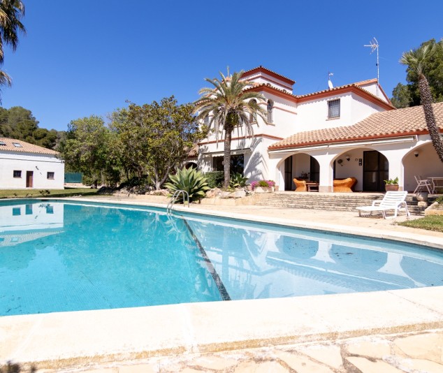 Exclusiva casa de camp amb piscina, jardins i vistes espectaculars - 4