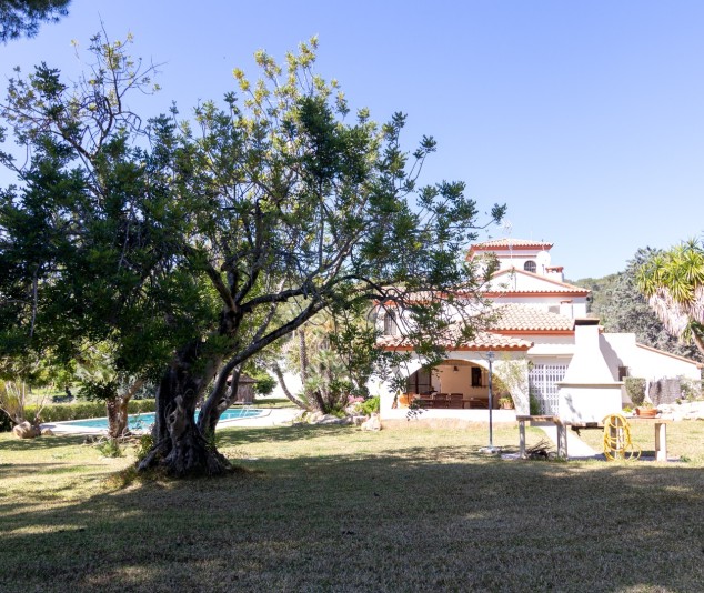 Exclusiva casa de camp amb piscina, jardins i vistes espectaculars - 9