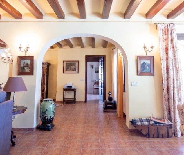 Exclusiva casa de camp amb piscina, jardins i vistes espectaculars - 14