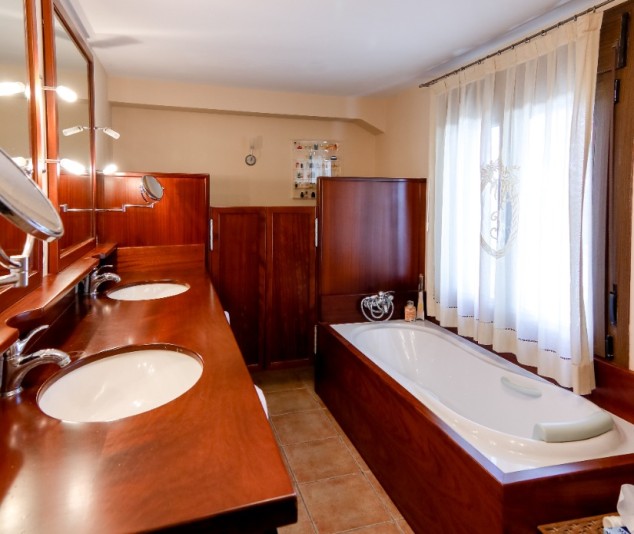 Exclusiva casa de camp amb piscina, jardins i vistes espectaculars - 37