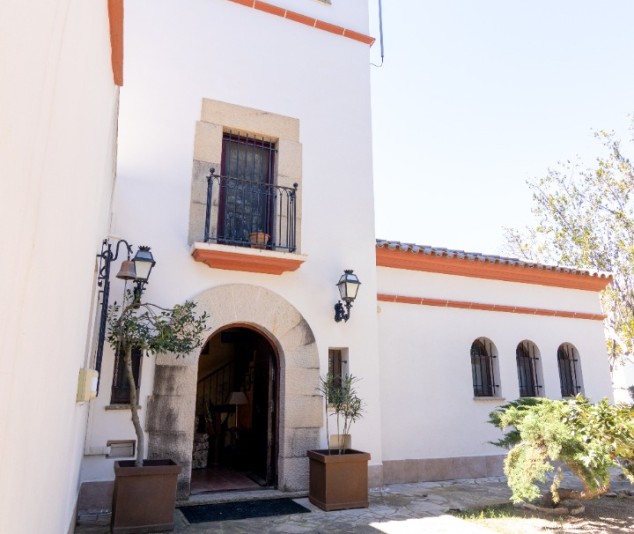 Exclusiva casa de camp amb piscina, jardins i vistes espectaculars - 10