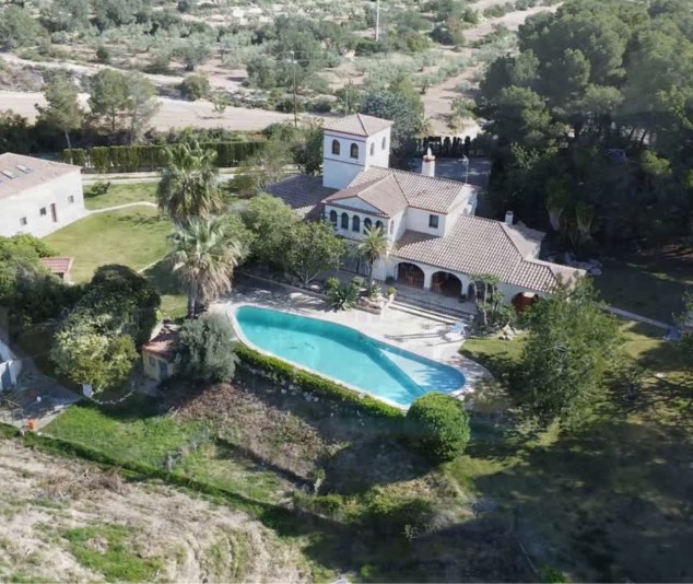 Exclusiva casa de camp amb piscina, jardins i vistes espectaculars - 2
